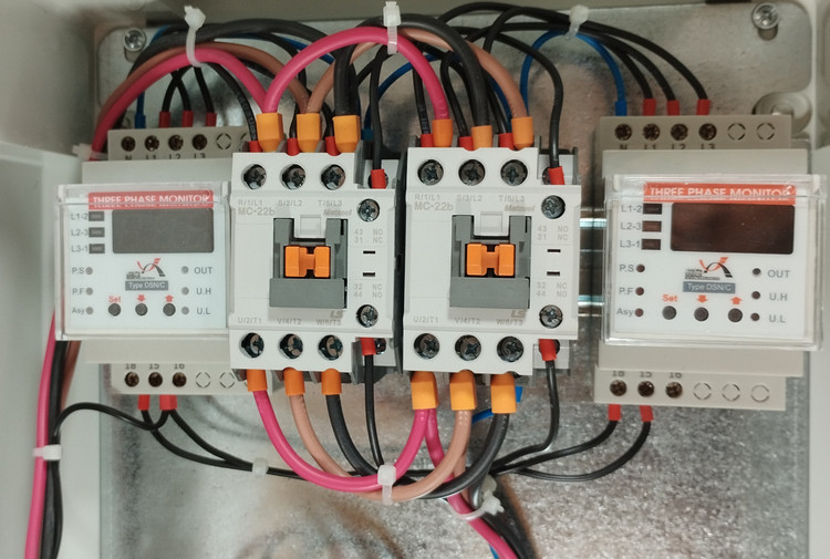 محافظ برق سه فاز کولر اسپلیت