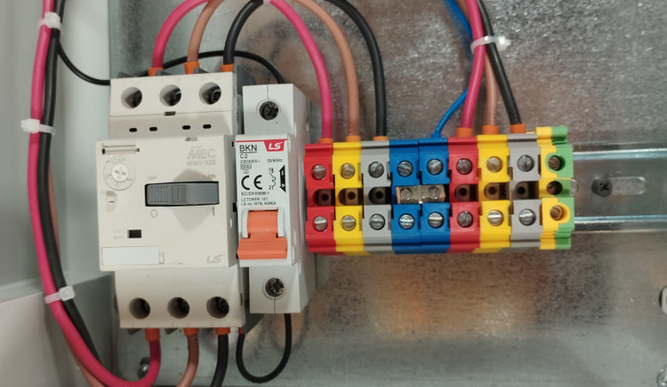 محافظ برق دستگاه های سه فاز